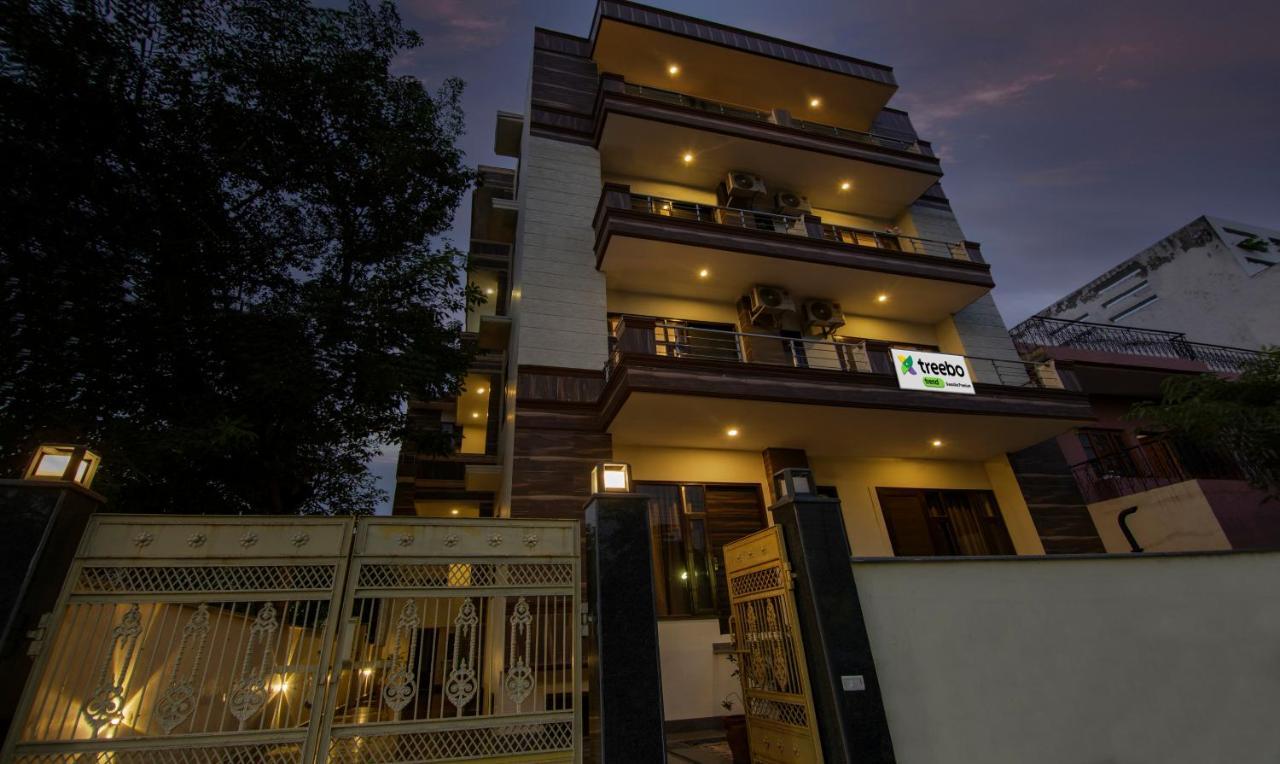Treebo Swastika Premium Hotell Noida Exteriör bild