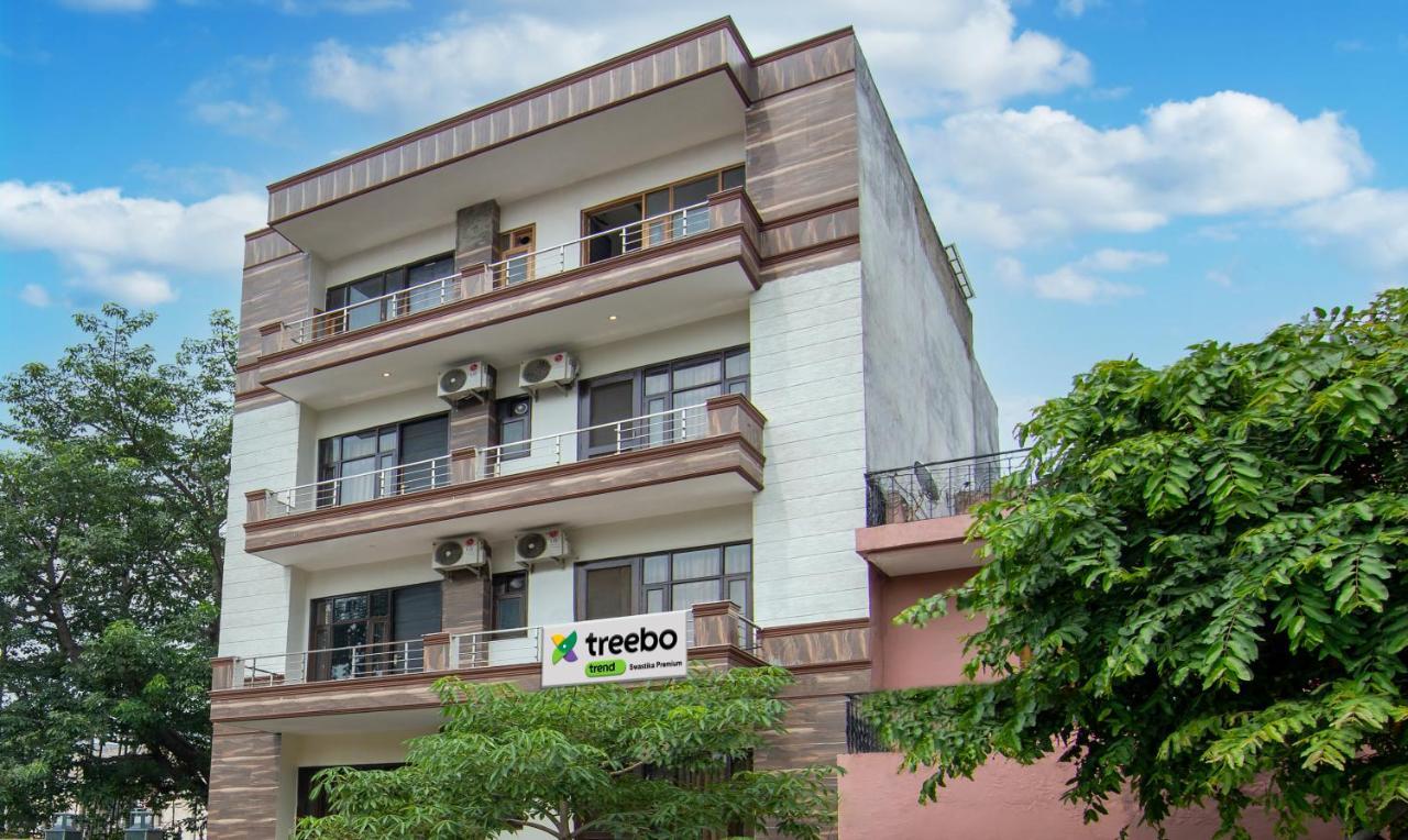 Treebo Swastika Premium Hotell Noida Exteriör bild