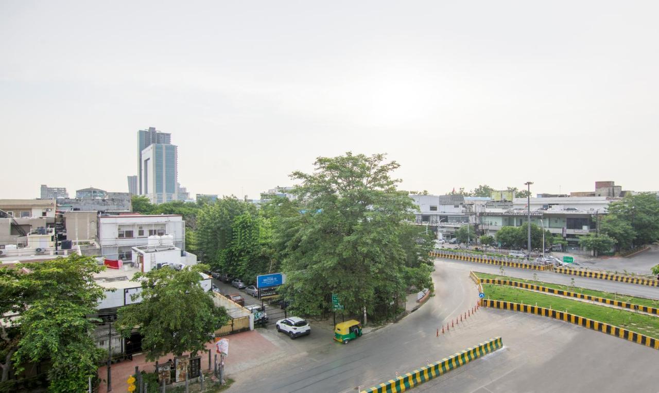 Treebo Swastika Premium Hotell Noida Exteriör bild