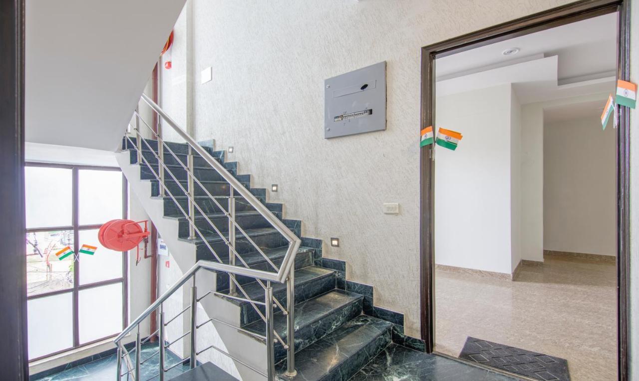 Treebo Swastika Premium Hotell Noida Exteriör bild